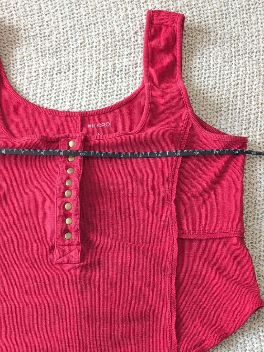 Pilcro Deep Red Ribbed Snap-Front Crop Tank - Picture 4 of 7